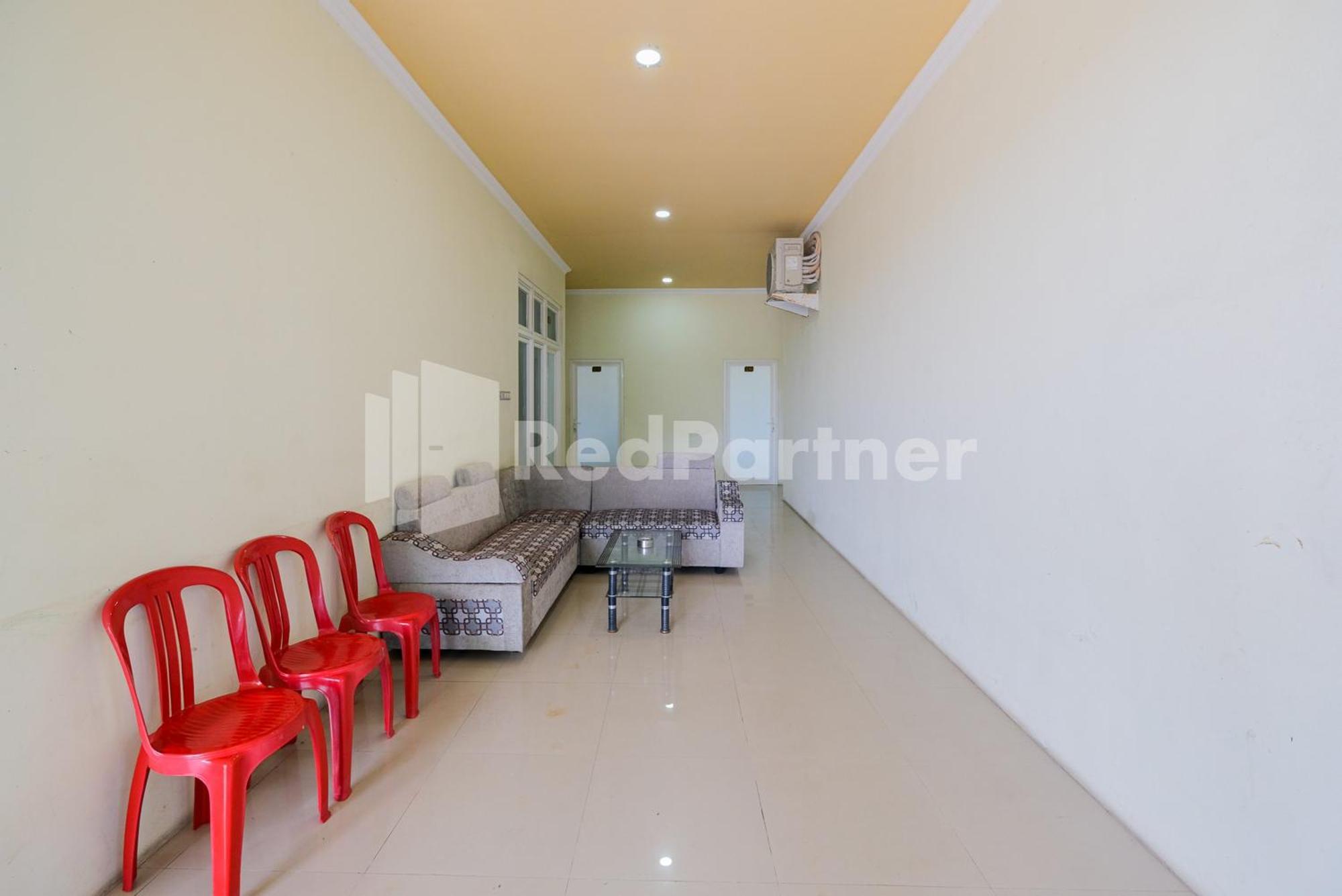 Grand Kencana Guesthouse Syariah Near Wisata Bahari Lamongan Paciran Exterior photo
