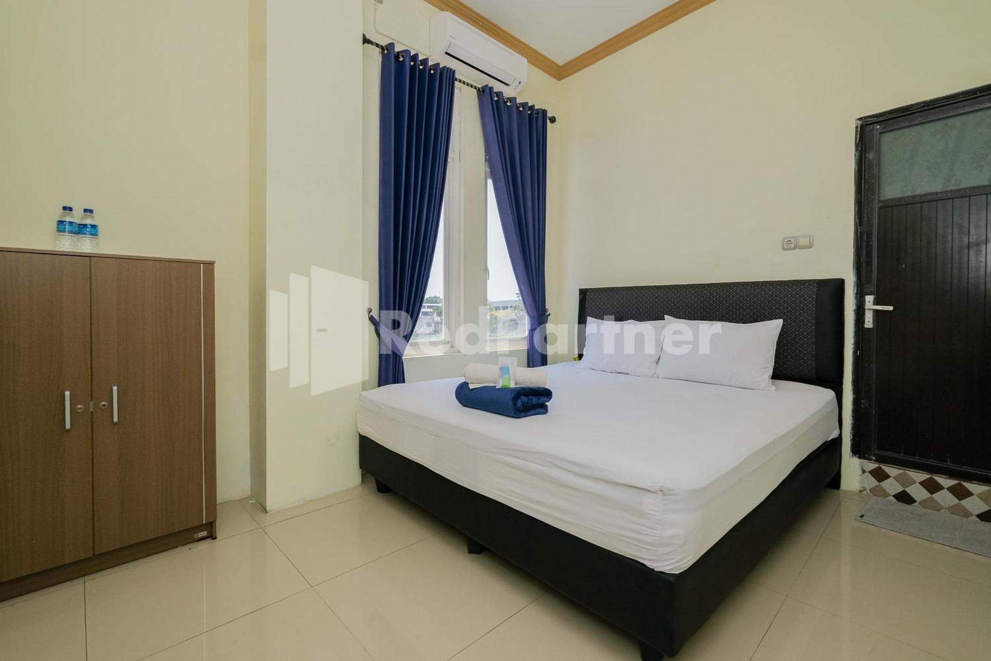 Grand Kencana Guesthouse Syariah Near Wisata Bahari Lamongan Paciran Exterior photo